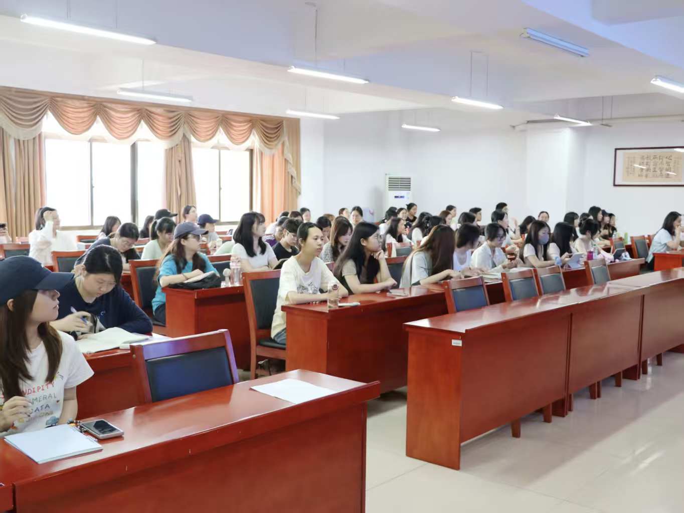 bac8fe1e67764e86990db33d996c3540.jpg