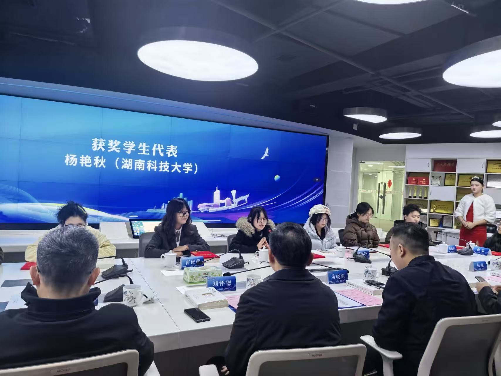 09130e563d0b42f08c46f54caf720ca4.jpg 09130e563d0b42f08c46f54caf720ca4.jpg