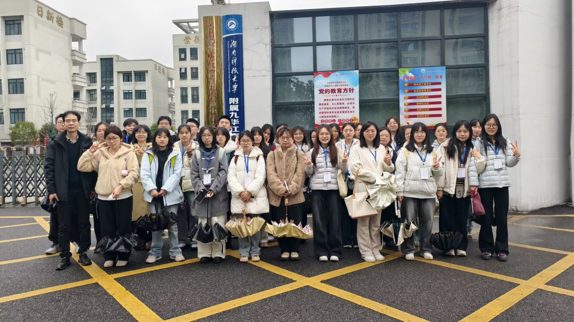 f9401c4ed47e4719992a1f4b3ba6d23e.jpg f9401c4ed47e4719992a1f4b3ba6d23e.jpg